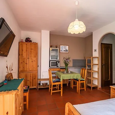Gaestehaus Pointner Гарс-ам-Камп